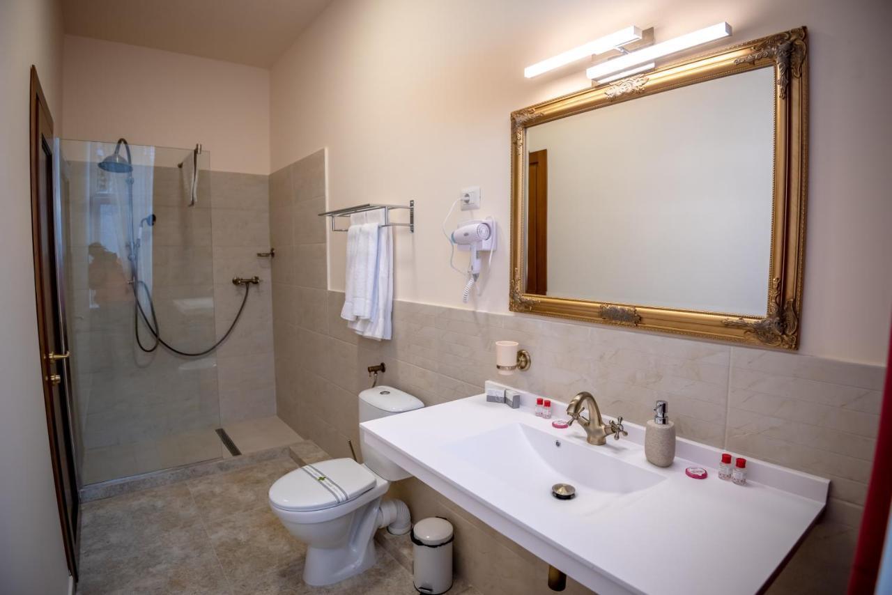 Bed and Breakfast Ana Boutique Alba Iulia Exterior foto