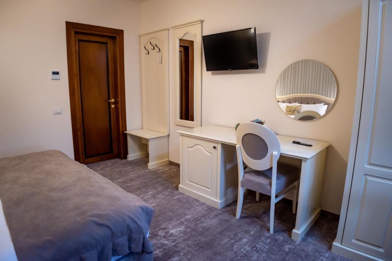 Bed and Breakfast Ana Boutique Alba Iulia Exterior foto