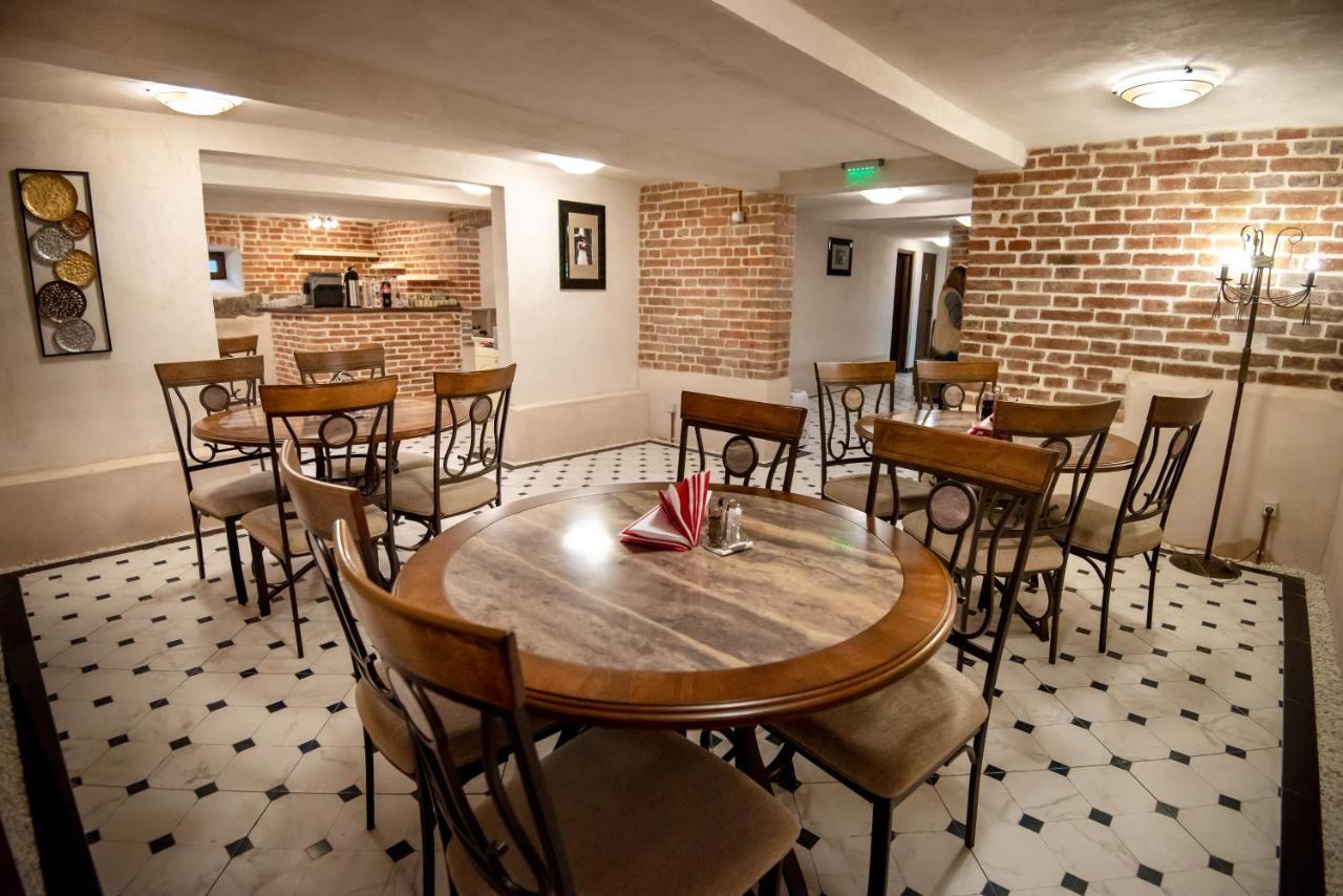 Bed and Breakfast Ana Boutique Alba Iulia Exterior foto