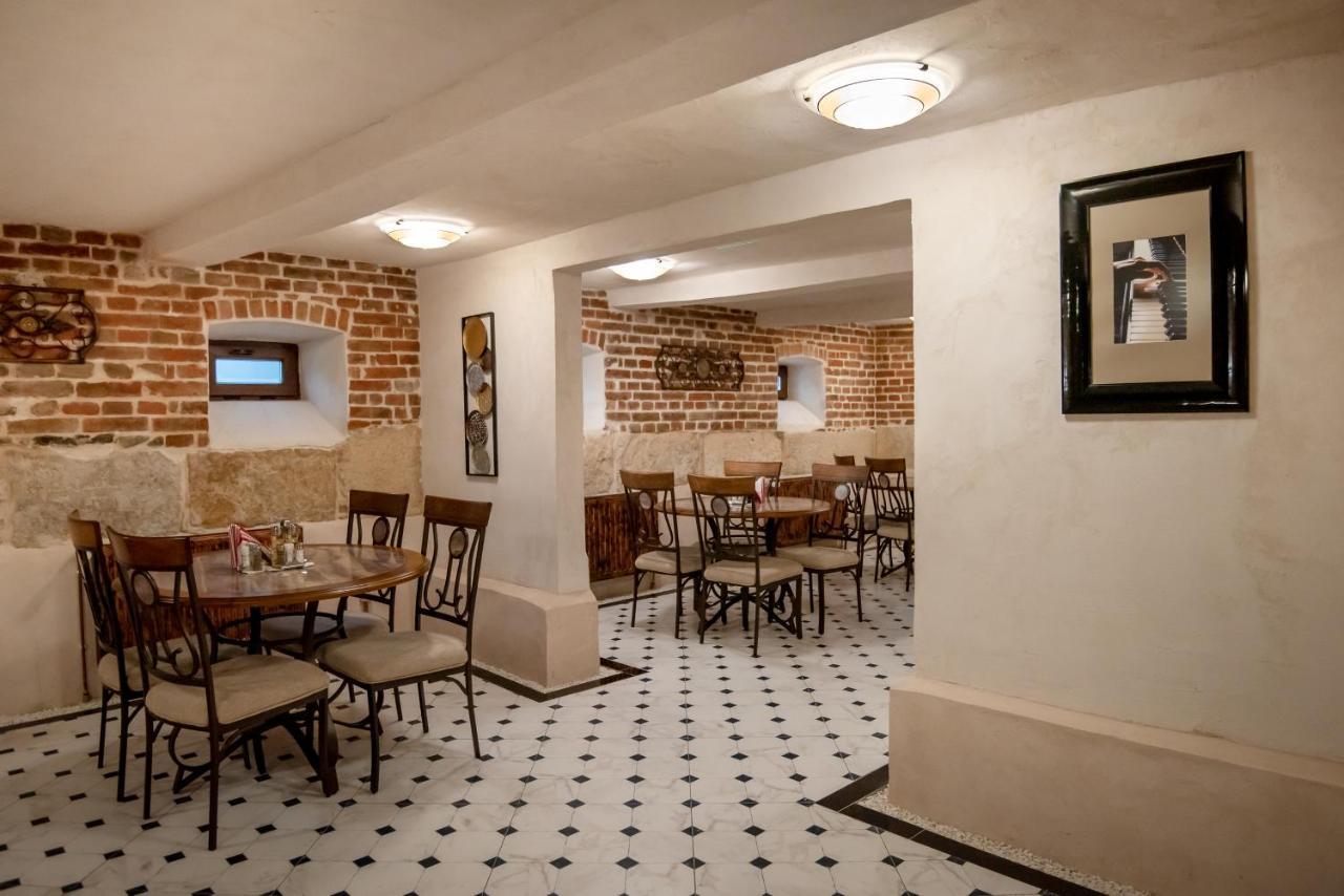 Bed and Breakfast Ana Boutique Alba Iulia Exterior foto
